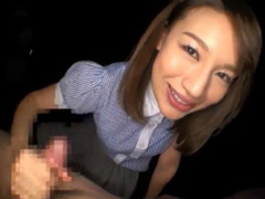 他の男とのベロチュウ淫語手コキを見せつけてくるドエロ痴女 本田莉子