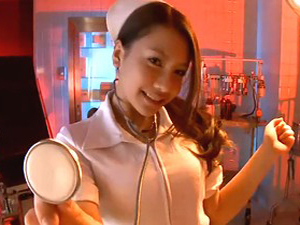 巨乳淫乱痴女ナースが上になって手コキ足コキ騎乗位で患者責め！松本メイ