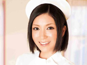 【瀬奈涼】献身的すぎて患者にオナニーを見せたりフェラチオご奉仕して中出し3Pまでしちゃう美人ナース